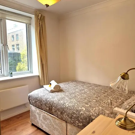 Modern Two Bed Apartment With Parking Dublin Exterior photo